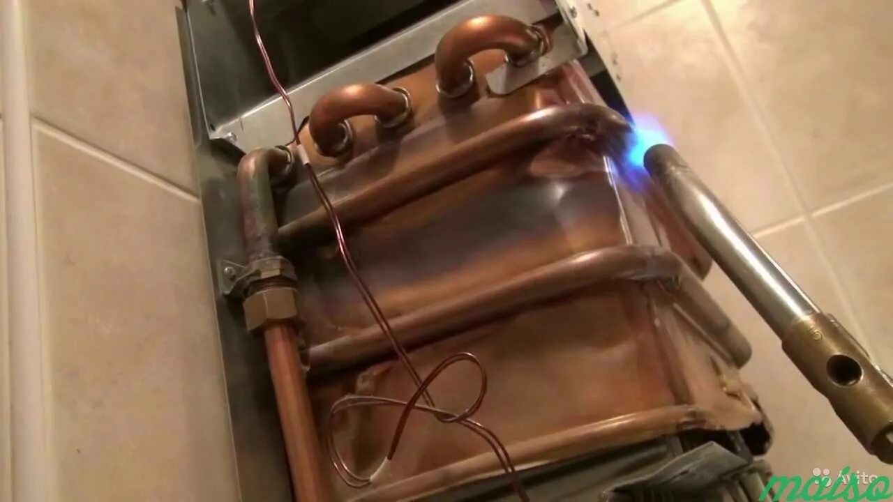 Пайка газовой колонки спб. Пайка теплообменника газовой колонки. Газовая колонка авангард. Пайка газовой колонки спб. Пайка теплообменника газовой колонки.