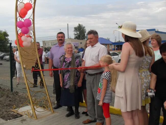 Глядянское Притобольный район. Село Глядянское Притобольного района. Глядянское Курганская область. Молодежный сквер Глядянское Притобольный район.