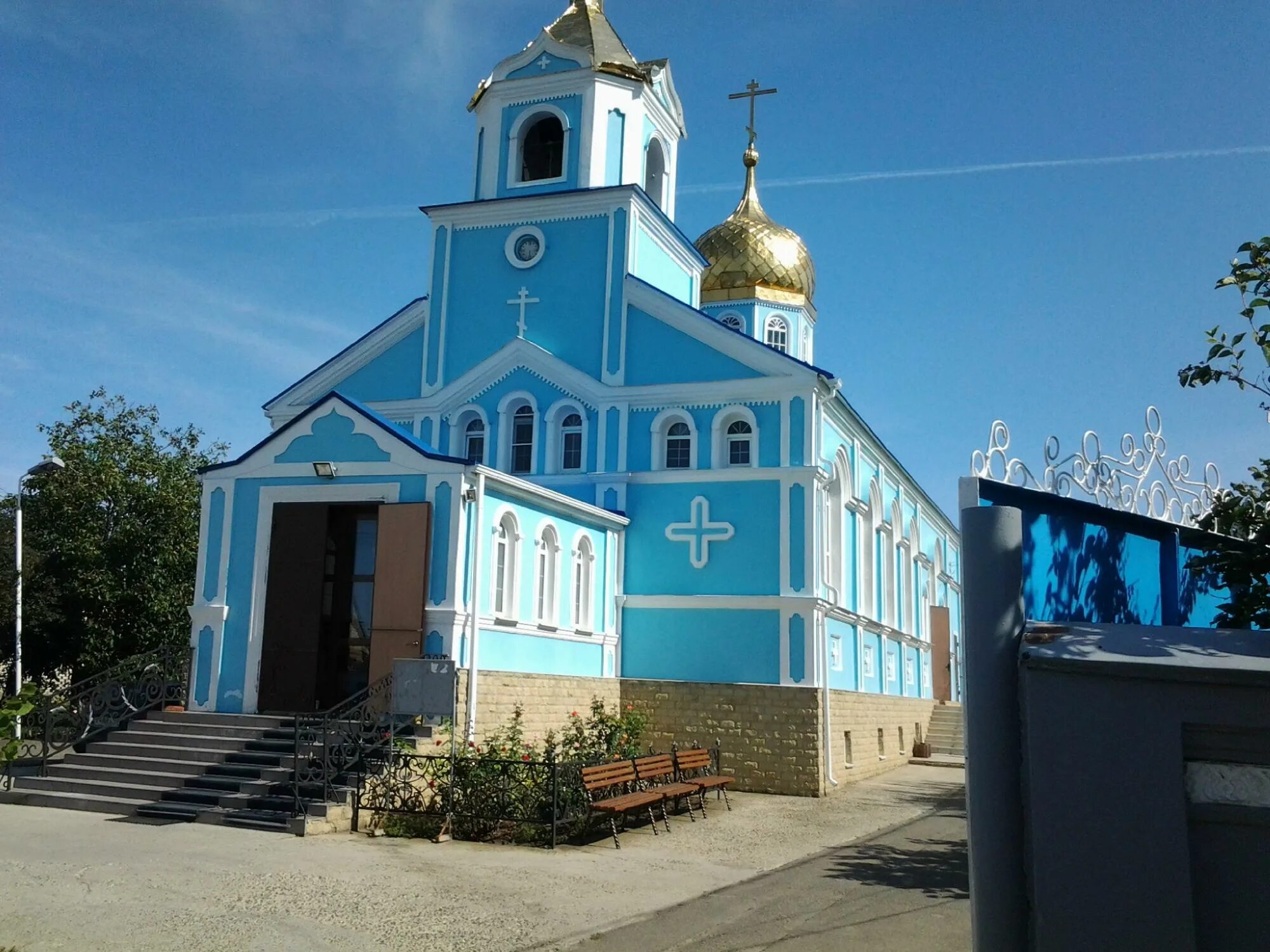 Михайловск численность населения. Храм всех святых Михайловск. Храм Михайловск Ставропольский край. Храм всех святых город Михайловск Ставропольский край. Церкви Михайловск Ставропольский край.