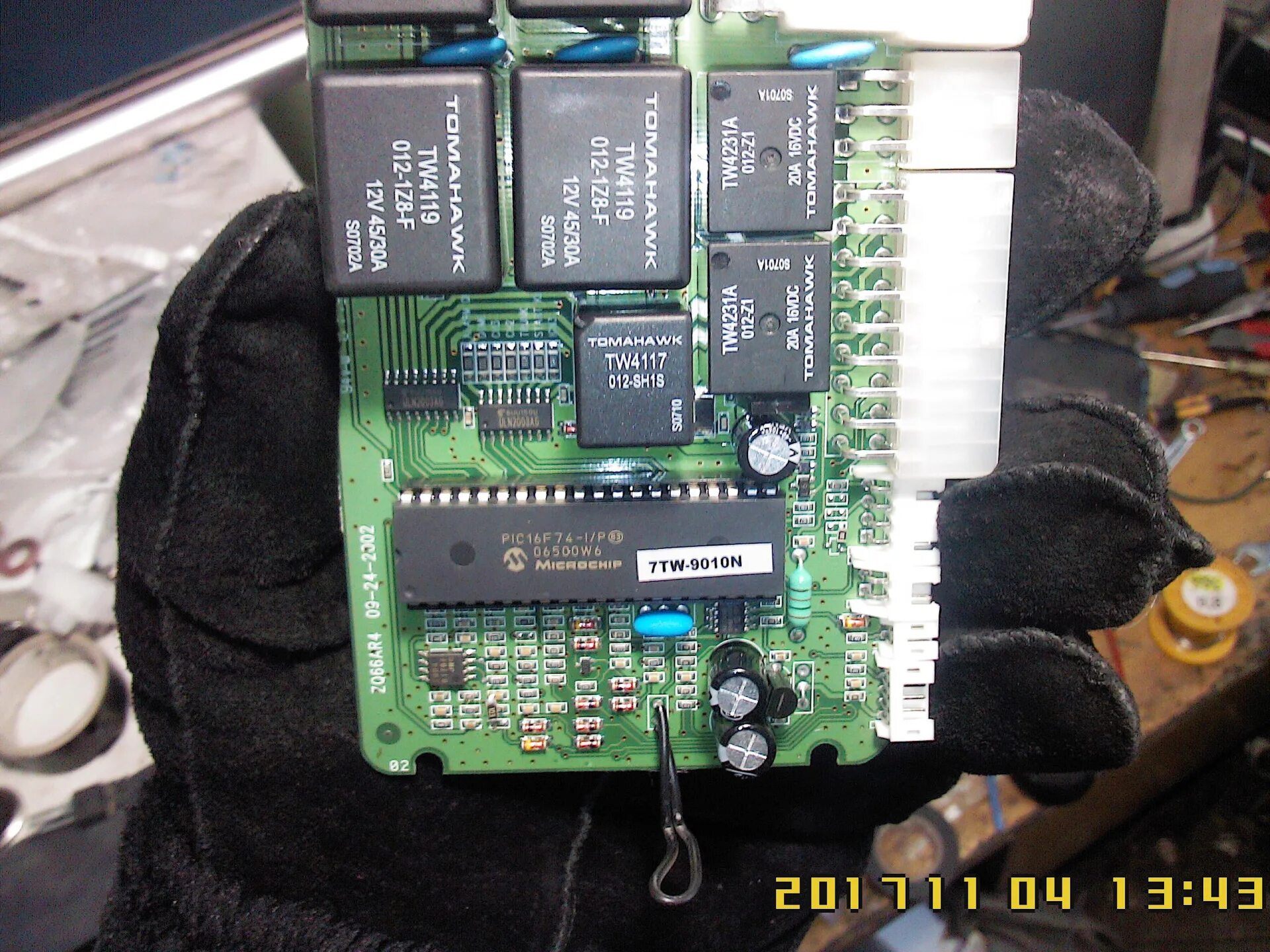 Томагавк показывает открытую дверь. Томагавк показывает открытую дверь. Сигнализация с автозапуском томагавк 9010 открываются двери. Томагавк показывает открытую дверь. Сигналка открывает но не закрывает томагавк.