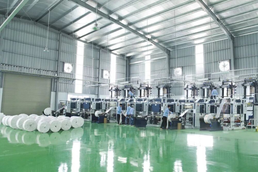 Production of plastic products. Цех литья и экструзии табличка. Алпла тосно. Цех пластмасс. Производство пластика.