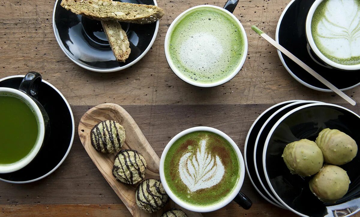 Матча латте калории. Матча это чай или кофе. Маття чай. Матча кафе. Matcha кофе.