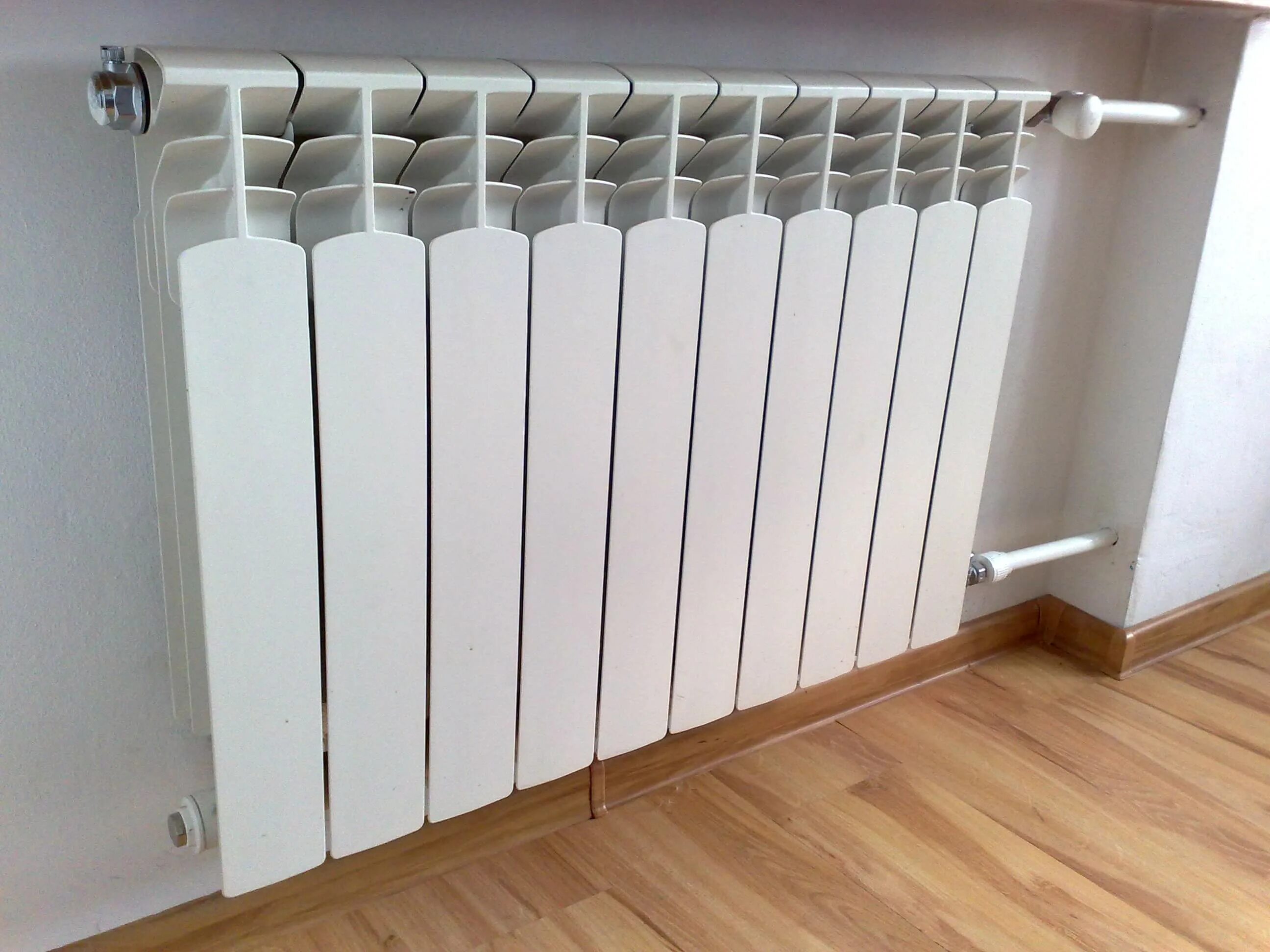 Fondital Alustal 500/100. Радиатор отопления. Алюминиевый радиатор отопления. Радиаторы отопления в частном доме. Отопительные радиаторы для дома