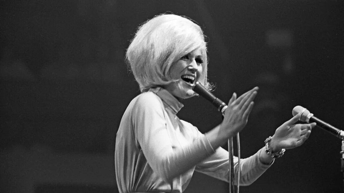 Дасти спрингфилд. Dusty springfield 1967. dusty springfield 1964. дасти спрингфилд в молодости.