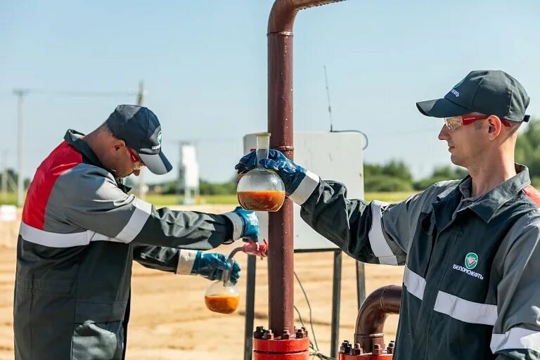 Приглашение на день нефтяника. Открытка с днем нефтяника. С днем нефтяника и газовика. День нефтяника в 2024. День нефтяника 2023 альметьевск.