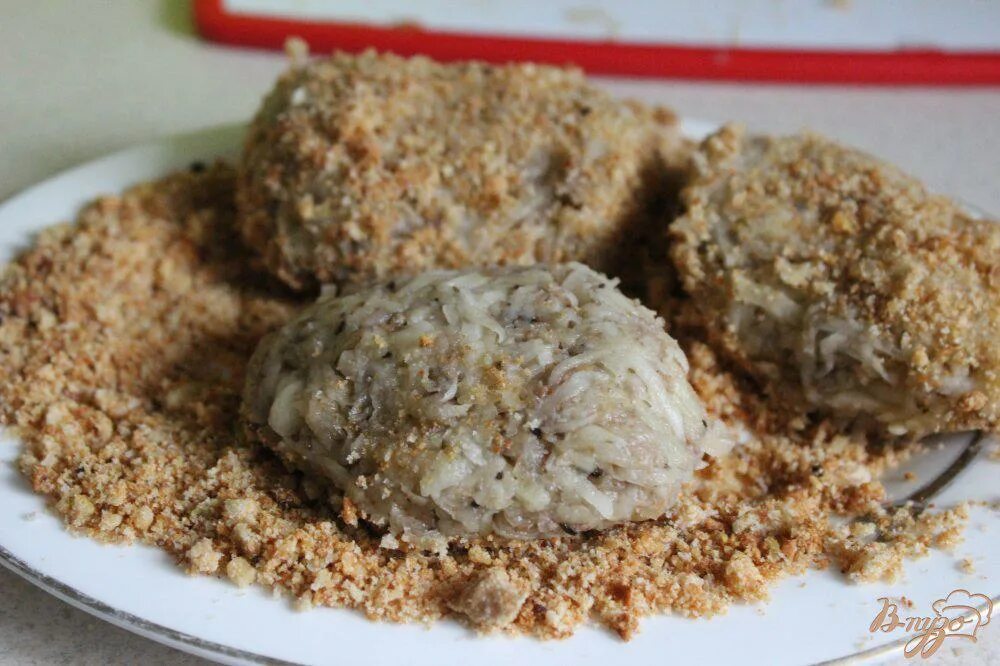 Котлеты из гречки и моркови. Гречневые котлеты с грибами. Гречневые котлеты с картошкой. Котлеты из гречки и пюре картофельного. Котлетки с сухарями и гречкой.