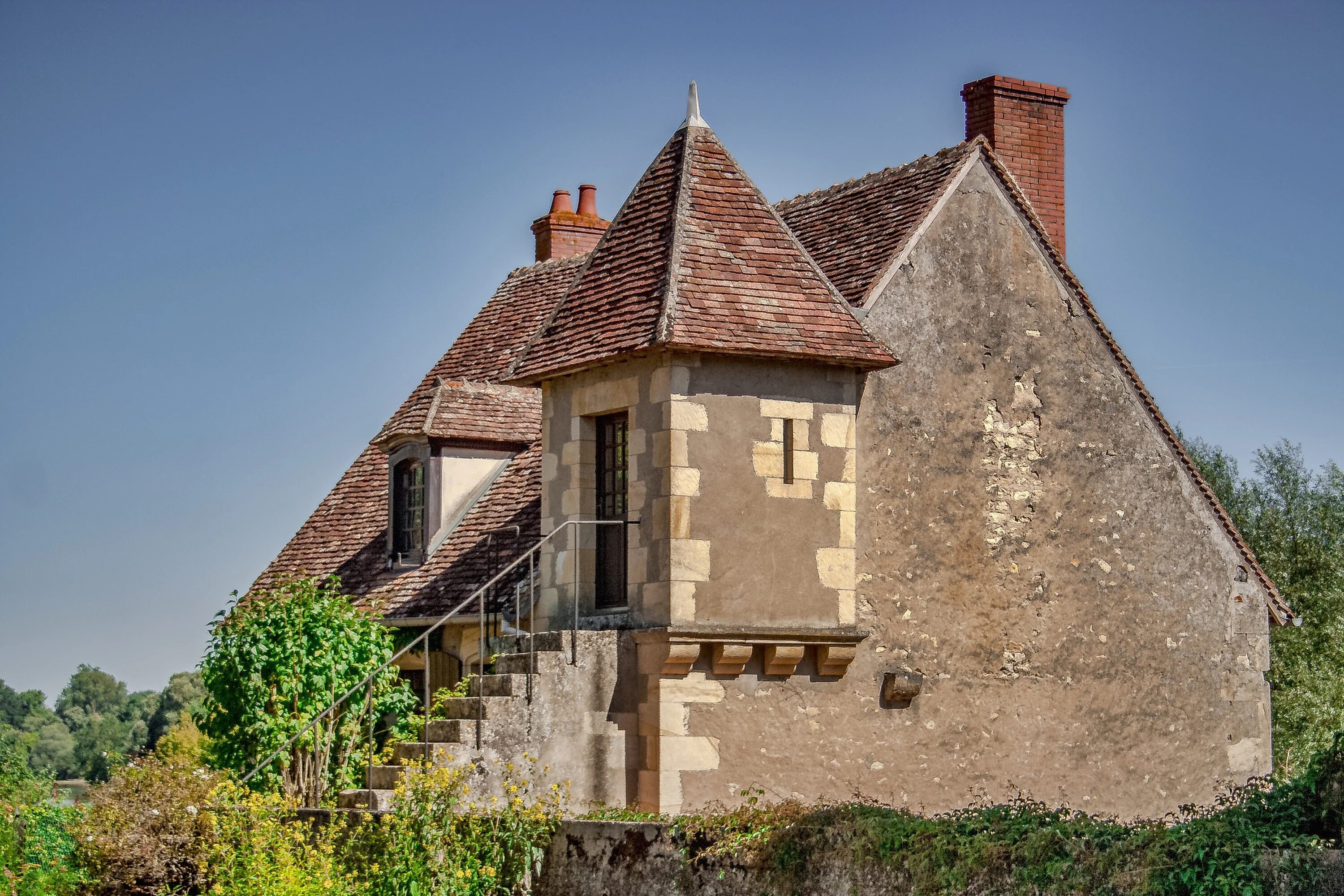 Ancient houses. Самый старый дом в Аверон, Франция. Средневековый дом Франция 14 век. Фахверк деревня средневековый. Средневековый дом во Франции 16 век.