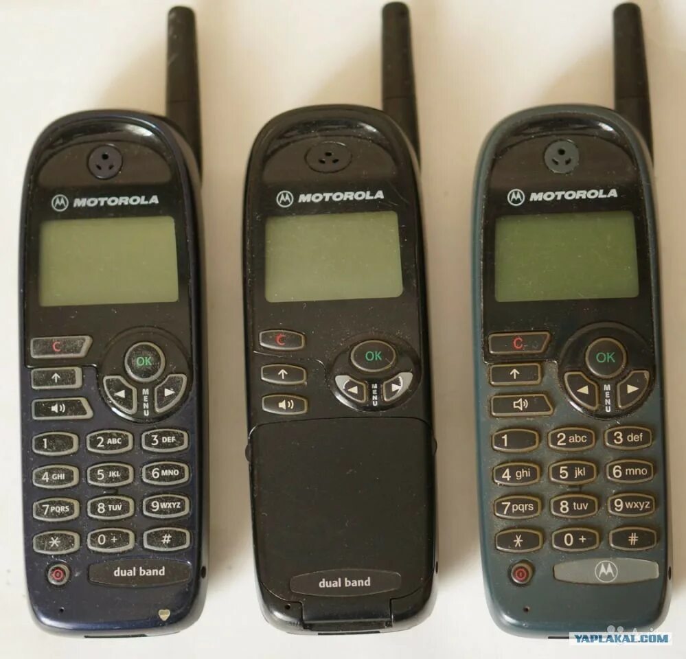 Motorola сотовый 2000. Моторола сотовый в 90. Мобильник Моторола 3788. Сотовые Моторола 2000 года. Старый телефон с антенной