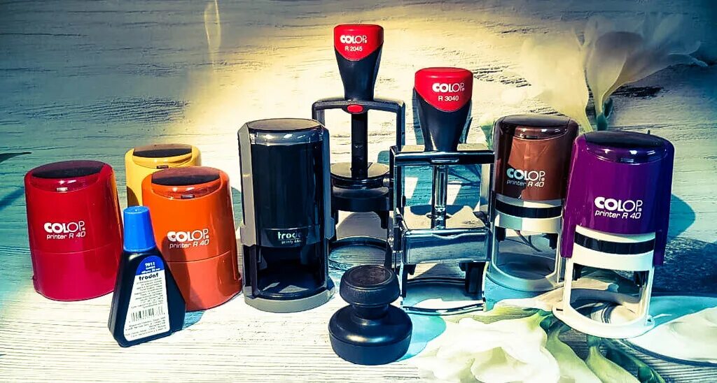 Изготовление штампов екатеринбург. Красивая оснастка для печати. Оснастка для печати карманная trodat micro printy 9342. Изготовим печати и штампы. Печати и штампы.