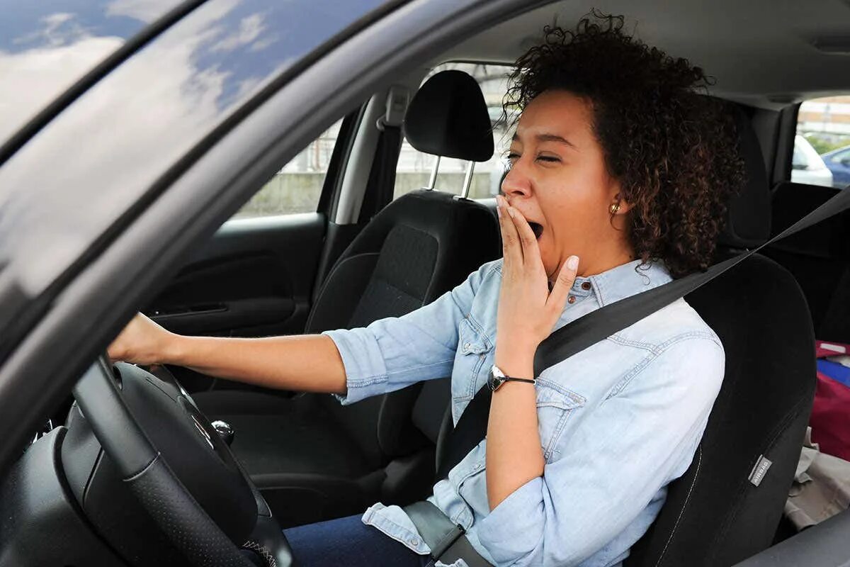 Life's too short to drive boring cars. Жизнь слишком коротка чтобы ездить на скучных автомобилях. Life is too short to drive boring cars. Уснул за рулем. Сонливость за рулем.