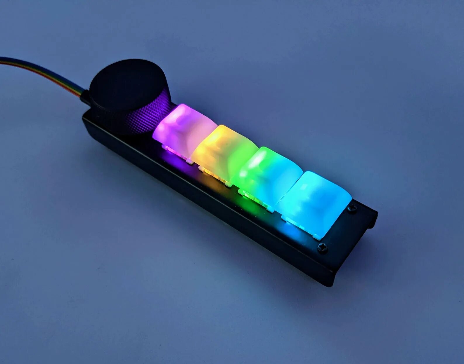 Макро клавиатура. Макропад. Программируемый кейпад круглые кнопки. Макропод голубой. Макропод обыкновенный рыбка.