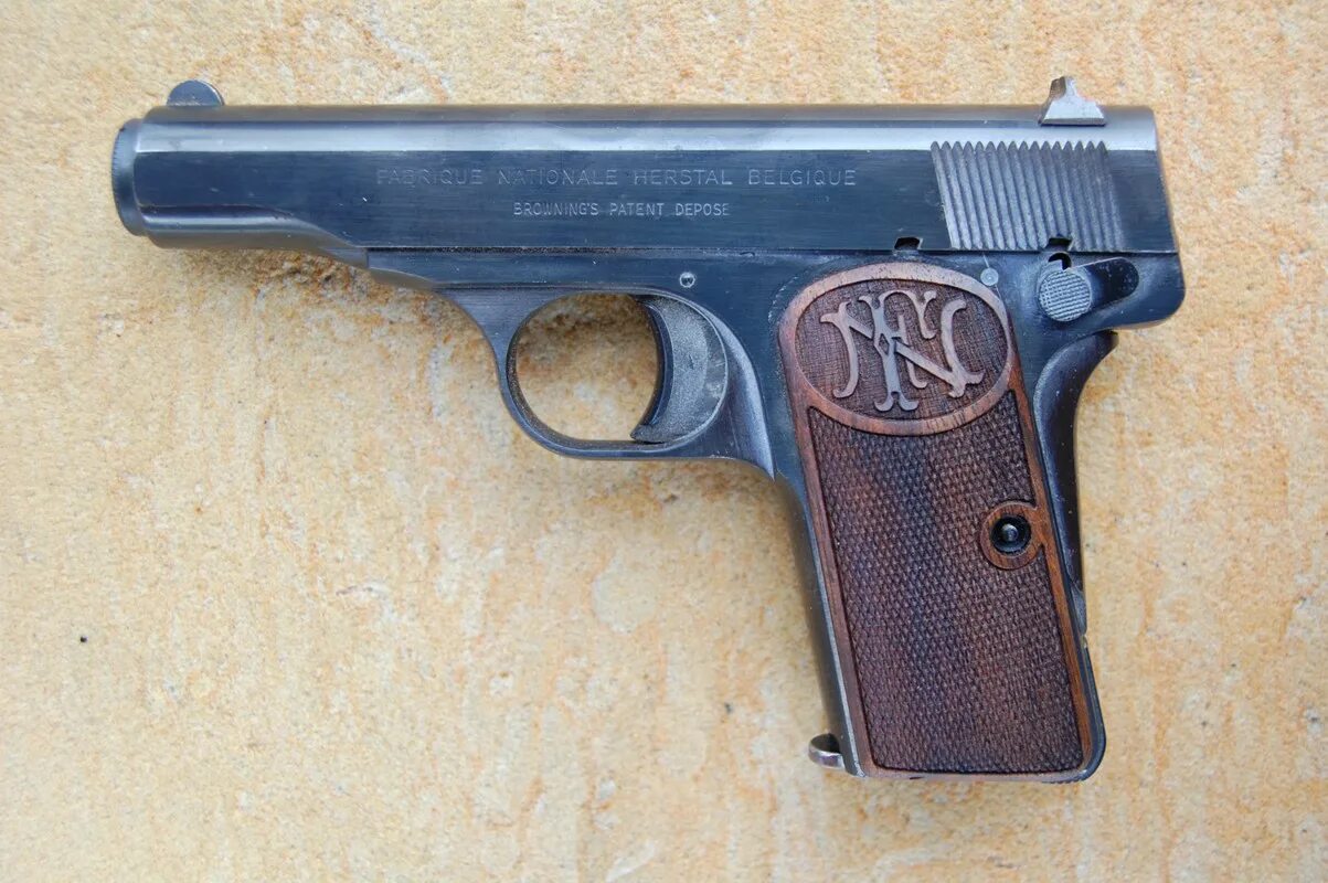 Browning hi-power mark 1.