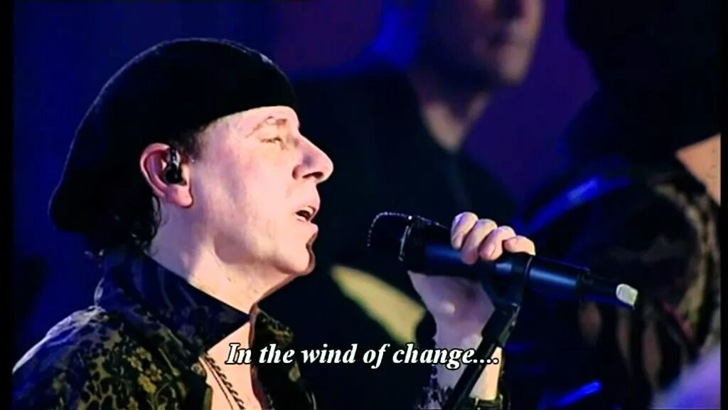 Скорпионс ветер перемен. Песня Scorpions Wind of change. Ветер перемен клип скорпионс. Wind of change концерт.