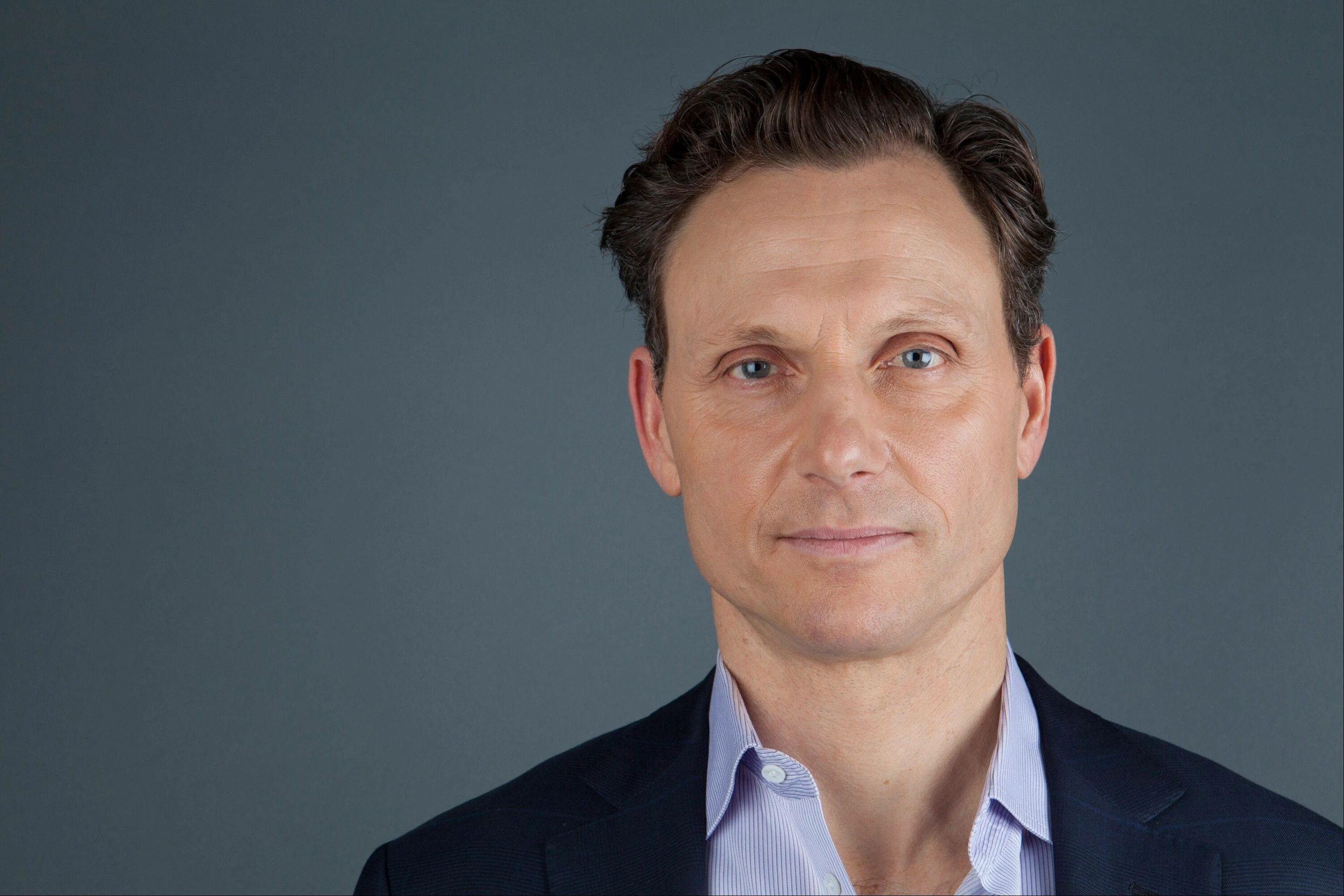 Тони голдуин в молодости. Голдуин. Энтони ховард голдуин. Джейк баллард скандал. Tony goldwyn.