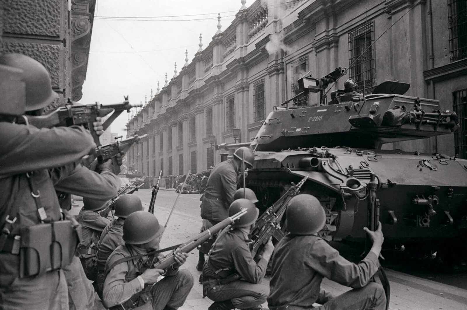 11 1973. Штурм дворца ла монеда. Переворот в чили 1973 альенде. Чили 1973 пиночет. 11 1973.