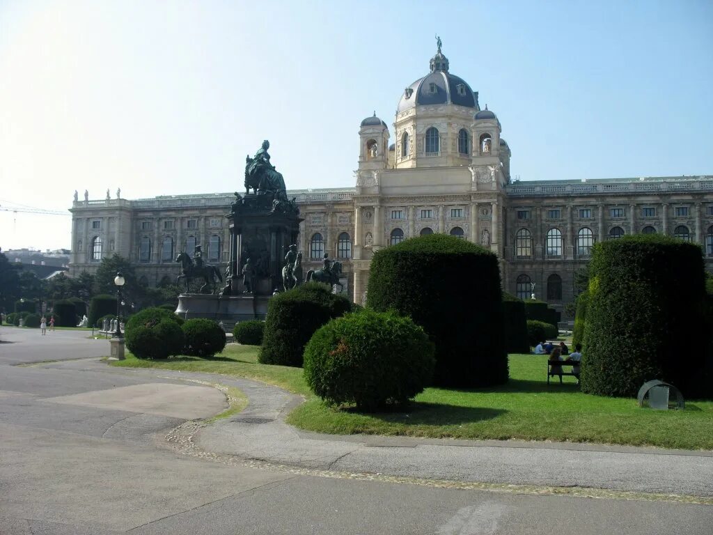 ахен три башни. нормандия франция руан. австрия вена староместская площадь. прага архитектура. ахен центр европы.