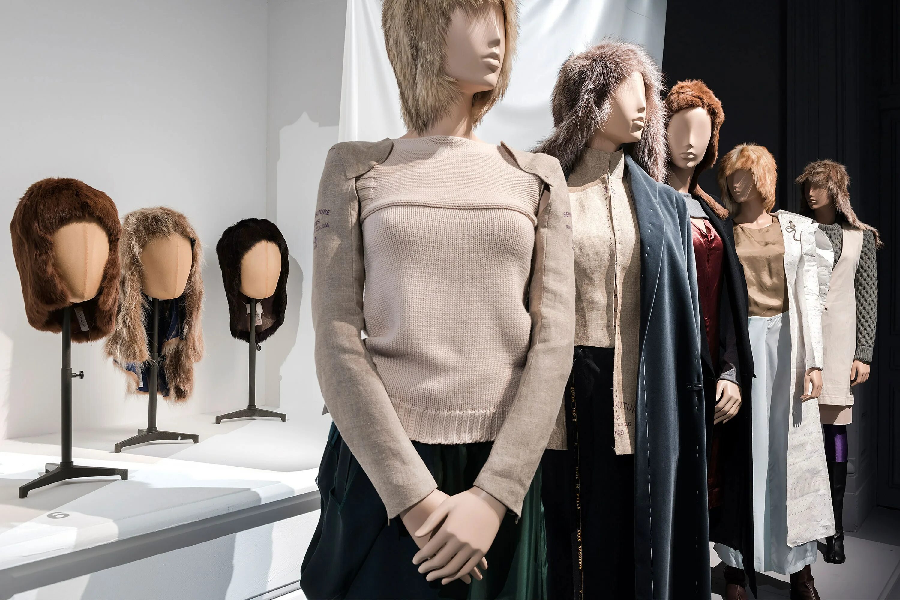 Maison margiela грязные кроссовки. Mutiny maison martin margiela. Maison margiela кроссовки fusion. Martin margiela ss1990. марджела.