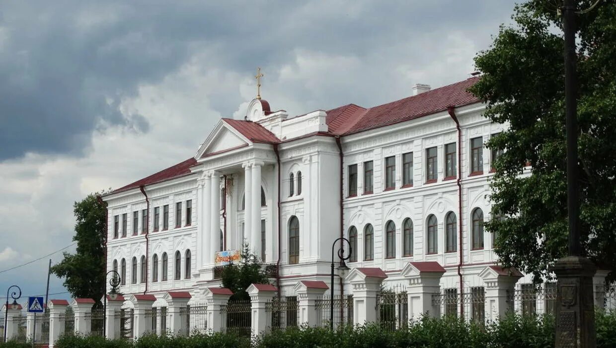Тобольск здание. Тобольская губернская гимназия. мужская гимназия тобольск. тобольская губернская гимназия менделеев.