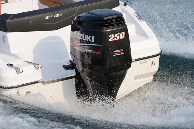 Мотор лодочный mercury 4m. Моторная лодка беркут 470. 9. Лодка кингфиш 360. Лодка марлин 330.