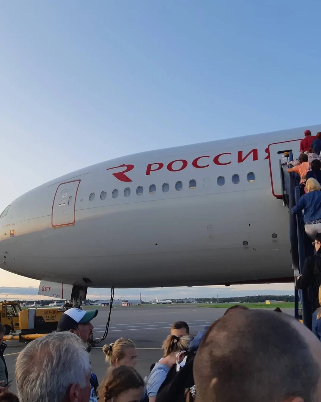 Самолет вылетел из москвы в хабаровск. Аэрофлот хабаровск. Самолет вылетел из москвы в хабаровск. А330 в хабаровске. Ил-62 в шереметьево.