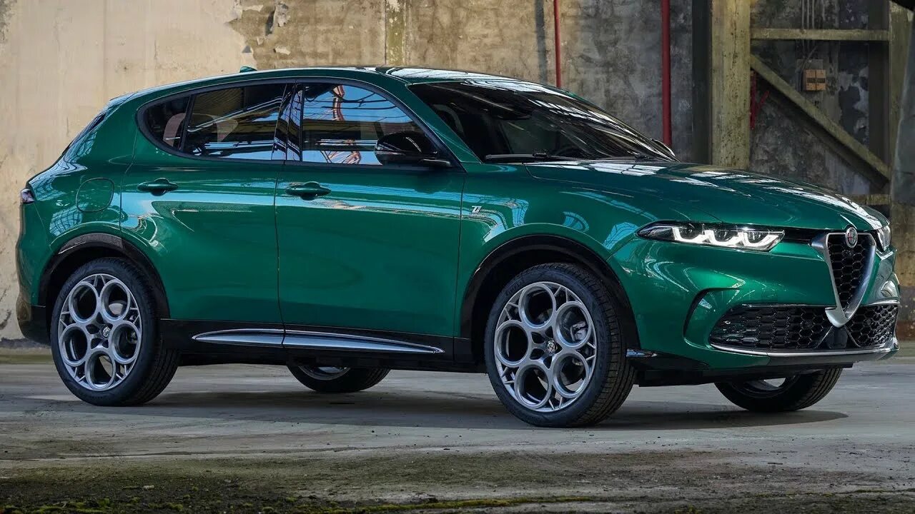 The 2018 Alfa Romeo Giulia Presents Plenty Of Compelling Reasons REVIEW - YouTub