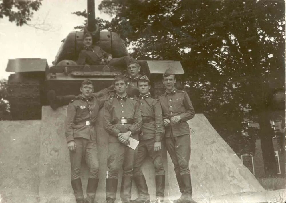 Гарнизон фюрстенвальде гсвг. Гсвг пп 20633 хайдефельд. Гсвг 1990. Вч пп 74487 потсдам. Гарнизон ораниенбург в гсвг.