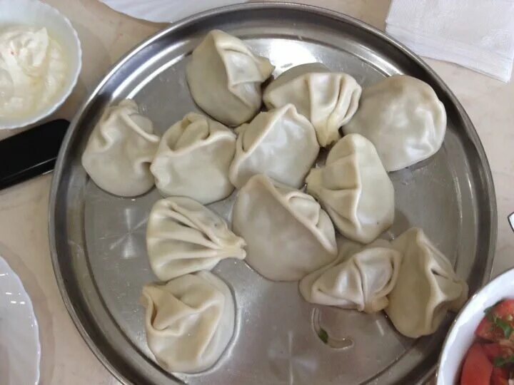 Традиционные блюда германии. Морской гребешок с соусом биск. 2 толстяка владикавказ. Хинкали ингредиенты. Два толстяка ватаева.