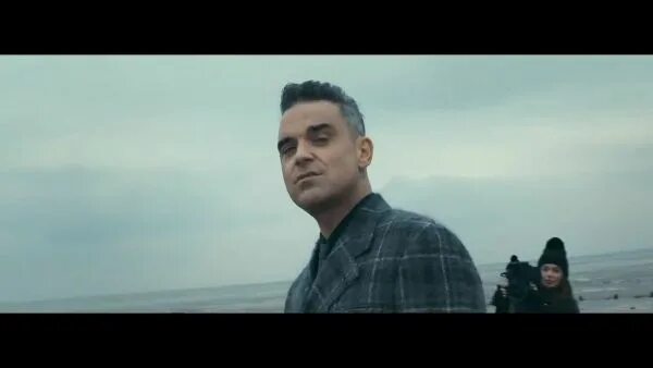 Клип робби уильямса где. Робби уильямс i love my life. robbie williams the heavy entertainment show. robbie williams love my life текст.