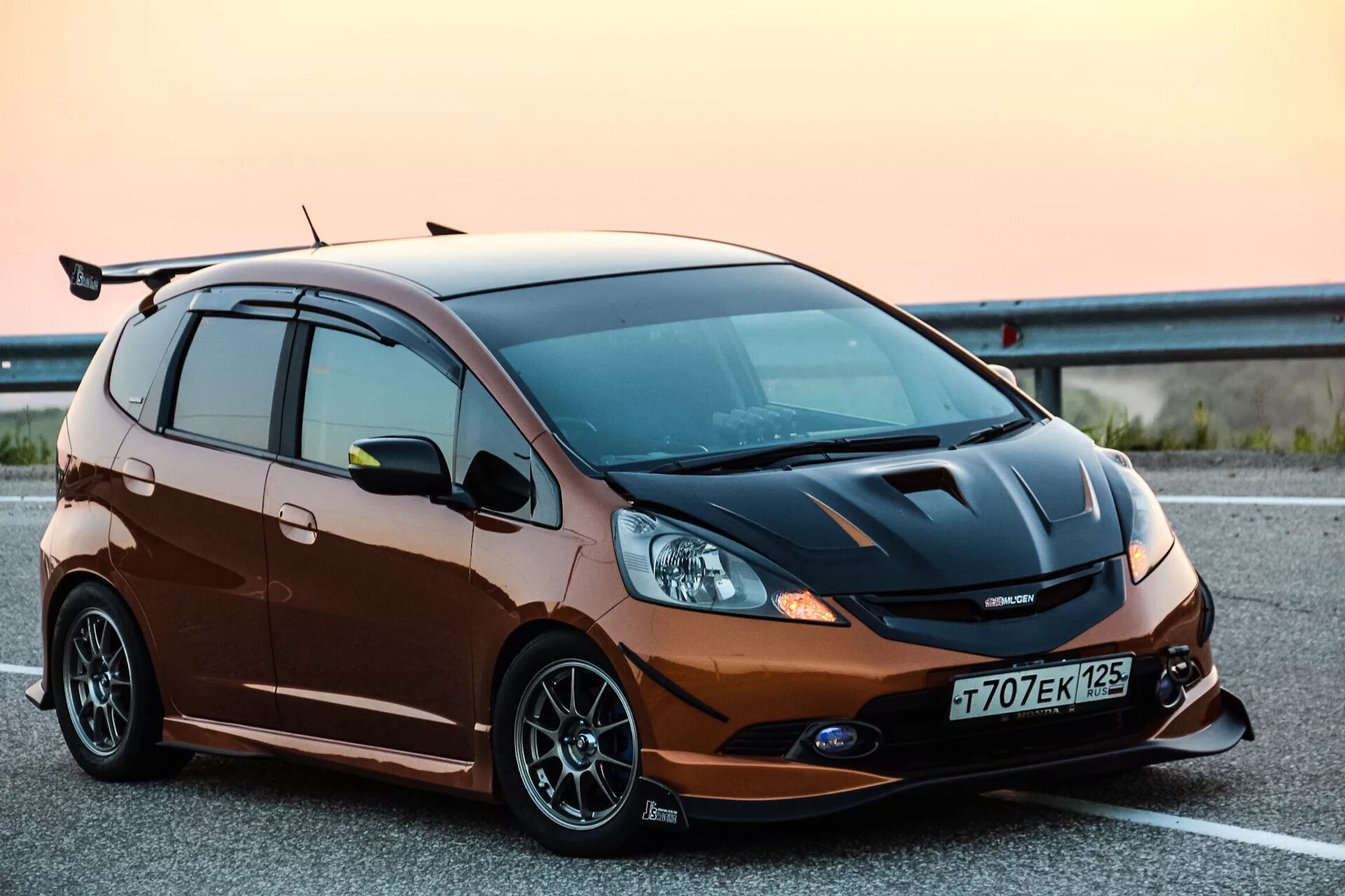 Купить хонда фит в новосибирском. Honda Fit RS 2008. Honda Fit 2 RS. Хонда фит РС 2008. Honda Fit RS 2012.