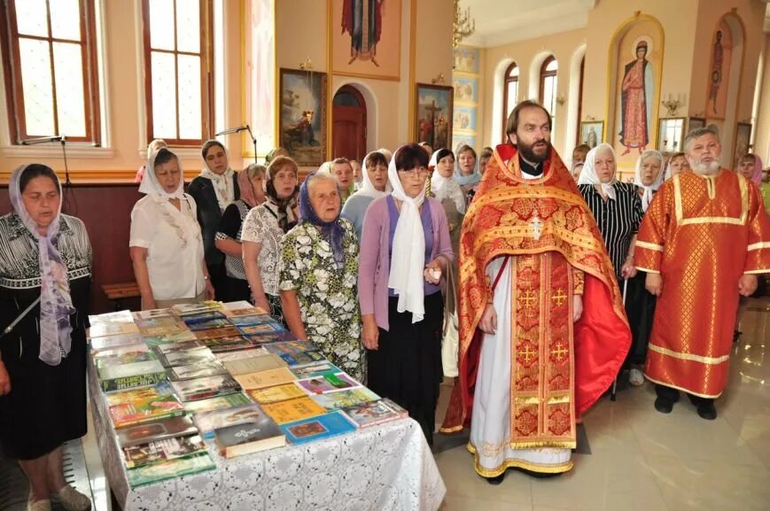 Новости часова яра сейчас. Часов Яр Церковь. Новости часов Яра. Церковная библиотека. Часова Яра.