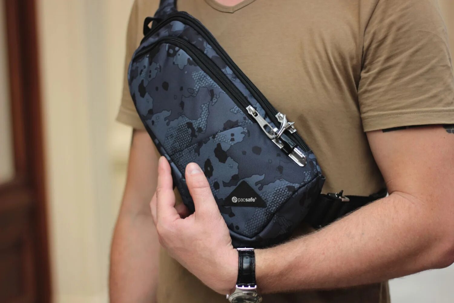 Сумка Pacsafe Vibe 150. Pacsafe сумка-антивор Pacsafe Vibe 150. Pacsafe рюкзак Vibe 150. Сумка антивор Pacsafe Vibe 150 Sling Grey Camo.