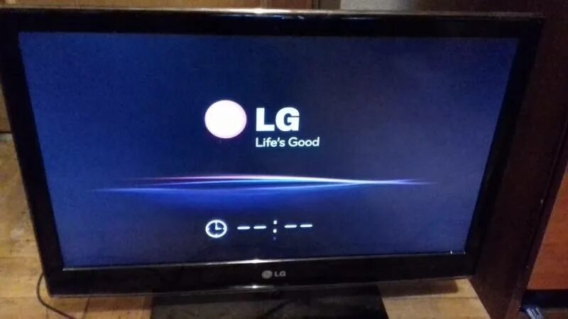 Что делать если телевизор. Lg smart 32lk61. телевизор lg экран включения. выключения телевизора lg. включение телевизора lg.