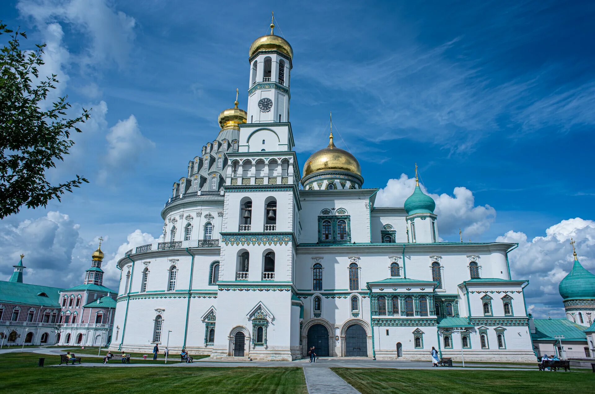 Истра куда сходить. Воскресенский Новоиерусалимский монастырь Истра. Воскресенский Новоиерусалимский монастырь стиль архитектуры. Истра новый Иерусалим монастырь.