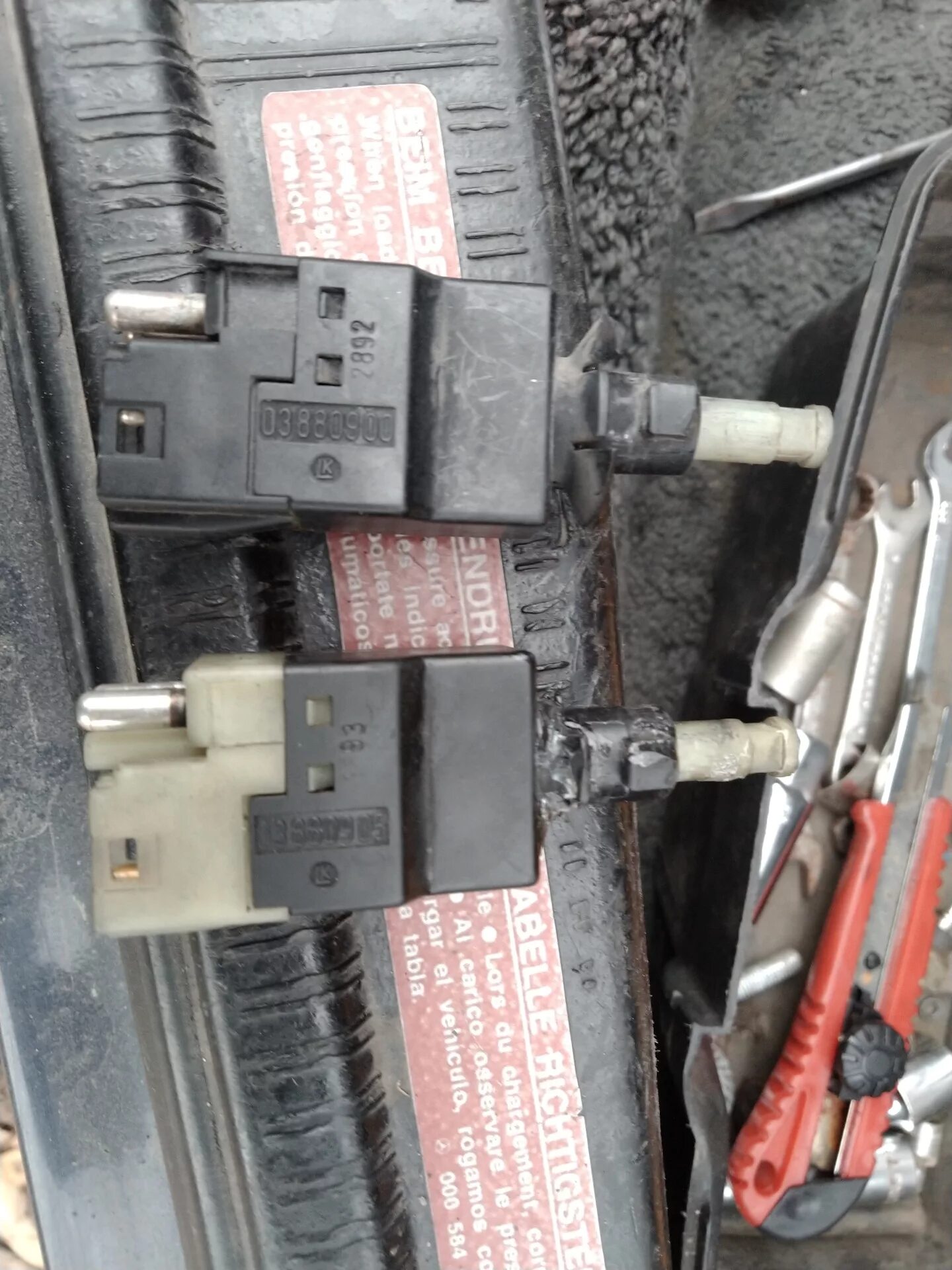 124 не работает. Задний ход освещения мерс w124. Клапана печки мерседес 124. Реле стеклоподъемников мерседес 124. Реле asd w124.