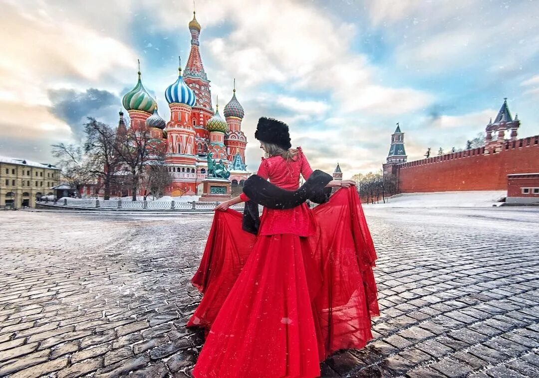 Фотосессия в Москве на красной площади. Девушка на красной площади. Фотосессия в Кремле. Фотосессия на фоне Кремля.
