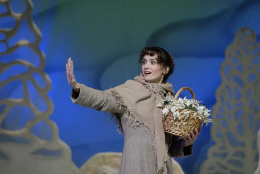 Ekaterina usmankina актриса театра «асабалар». Артистка театра егорова фото. Театр глобус новосибирск. Актриса тюза. Актриса тюза.