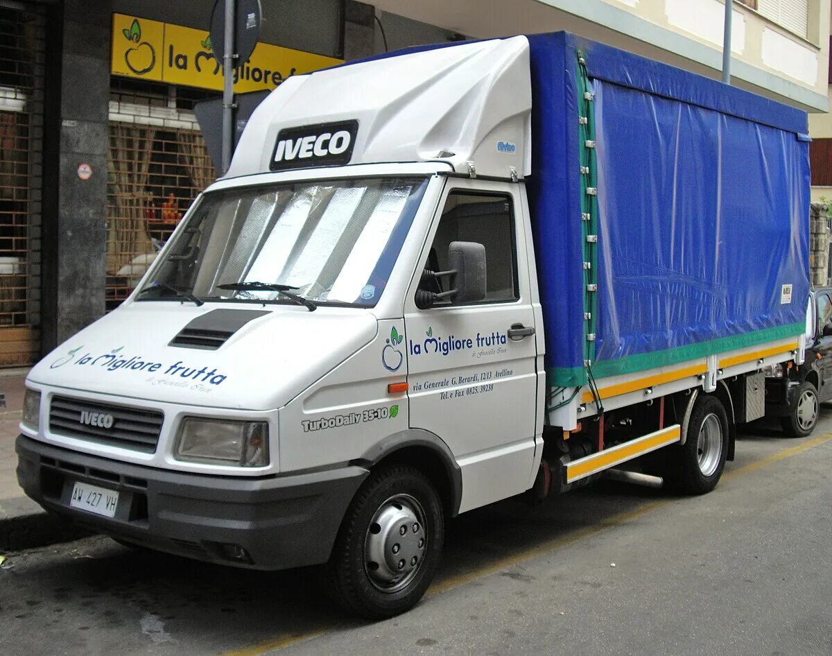 Iveco Daily 2. Ивеко Дейли 2000. Iveco Daily 1 поколение. Iveco Daily 1990. Ивеко 2000 года