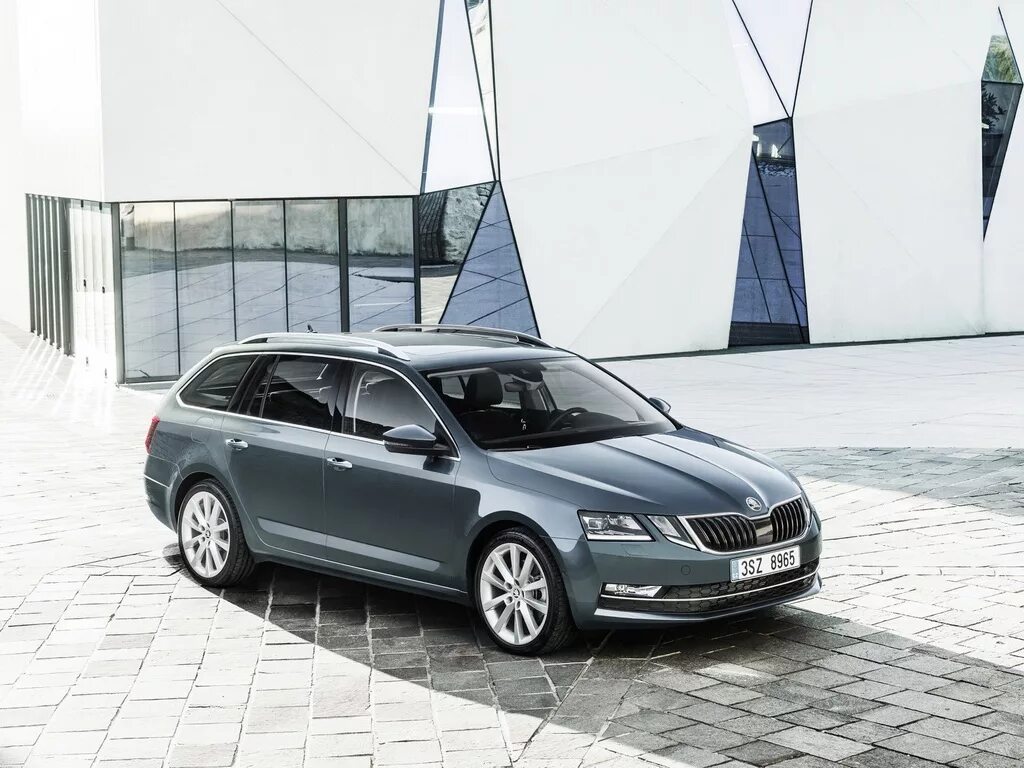 Škoda Octavia a7 универсал. Skoda Octavia Combi 1.6.