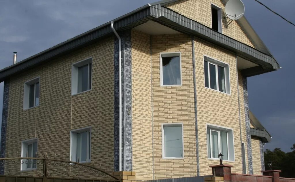 панель docke stein янтарный. стоун хаус клинкер песочный. фасадная панель декке алтай кремовый. южный дом волгоград. Symphony euro balance facade aqua фасадная краска.