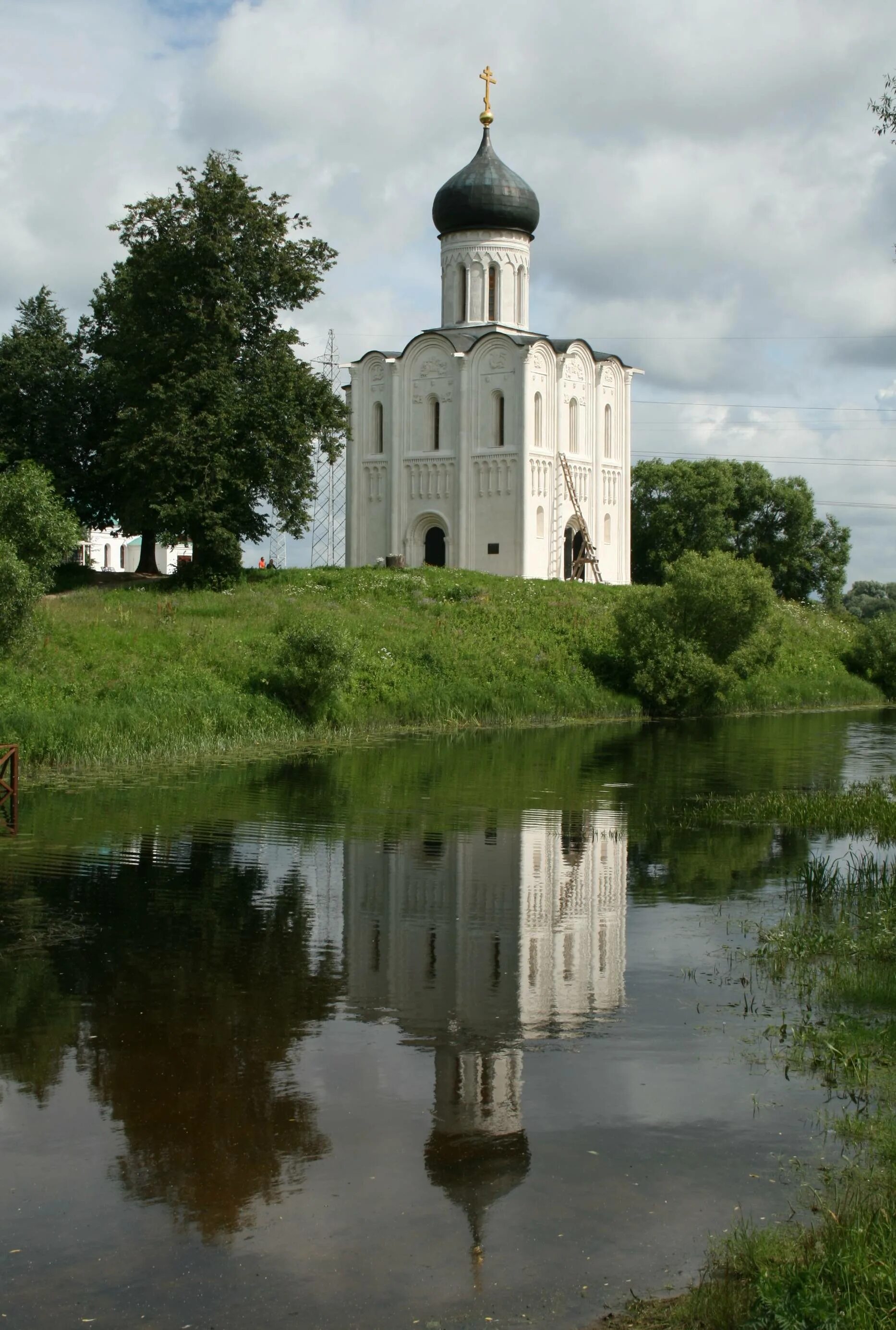 Храм покрова на нерли город. Храм покрова на нерли во владимире.