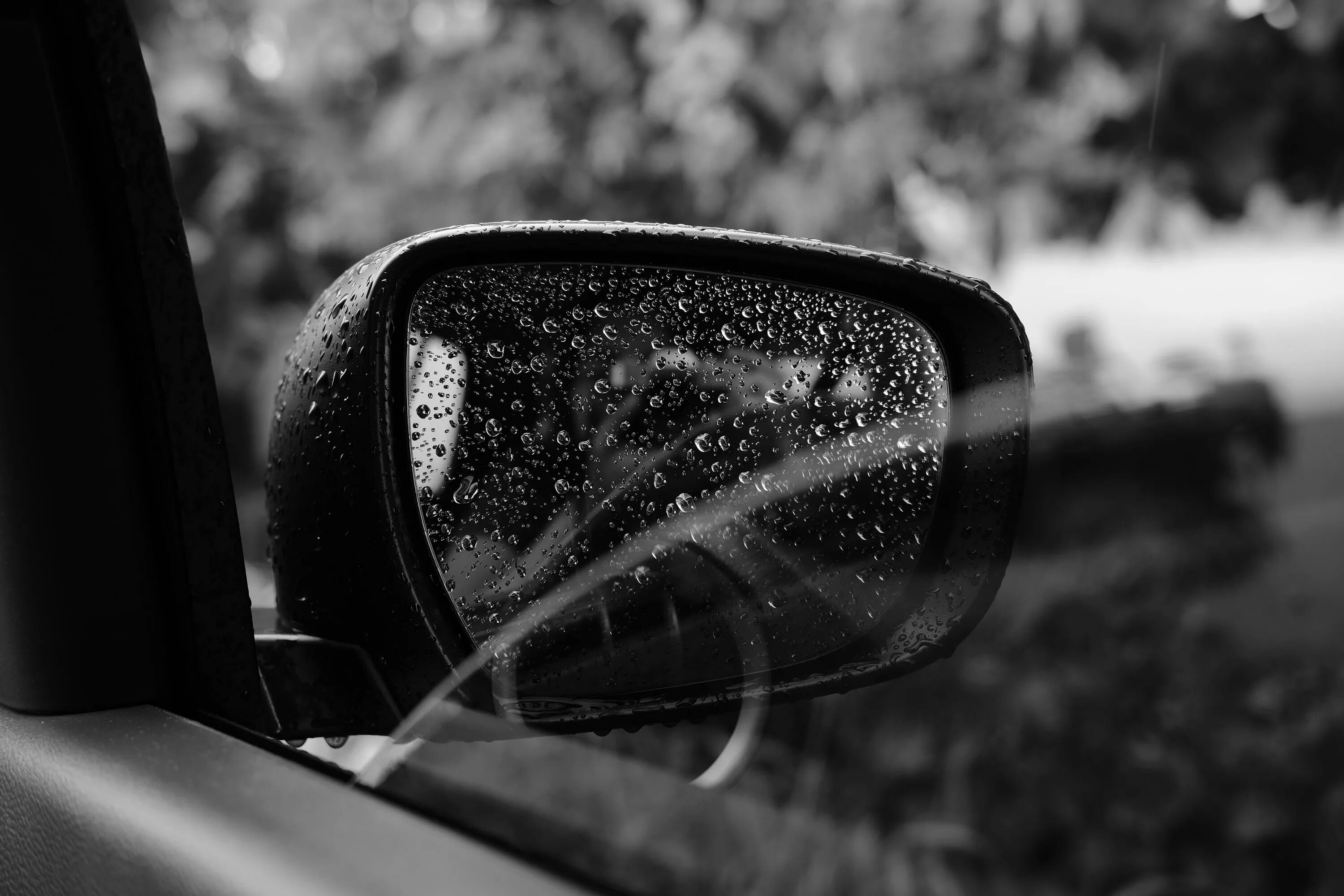 Окно автомобиля. Боковое зеркало автомобиля. Автомобиль окно боковое. Зеркало в машине.