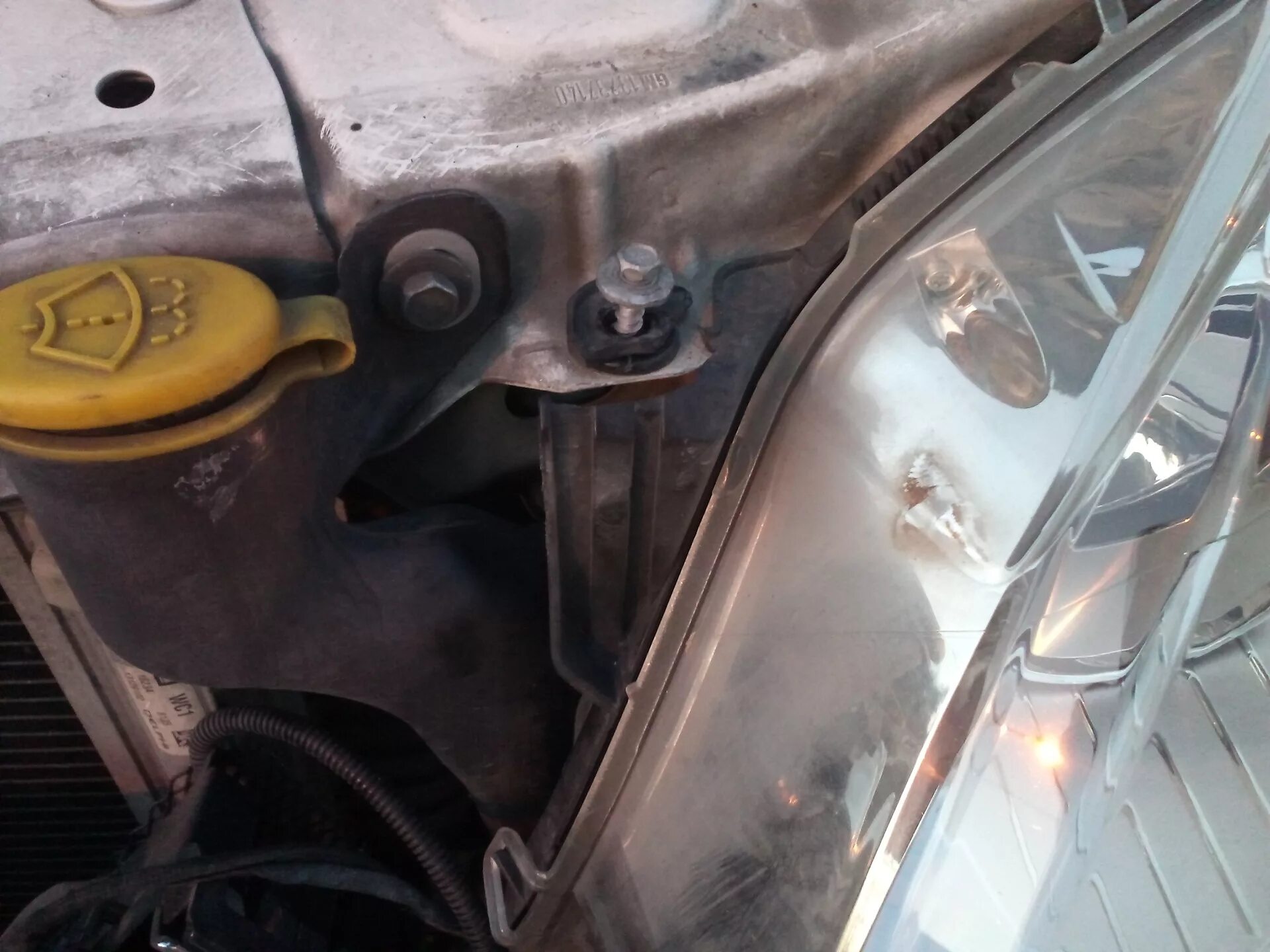 Замена правой фары - Opel Astra H, 1,8 л, 2006 года своими руками DRIVE2