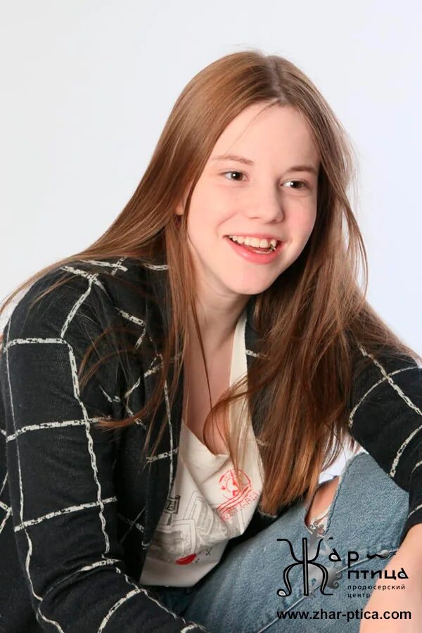 алиса галищева. как установить алису. головосовой помощник "алиса". алиса дындунс. алиса в стране чудес квест игра.