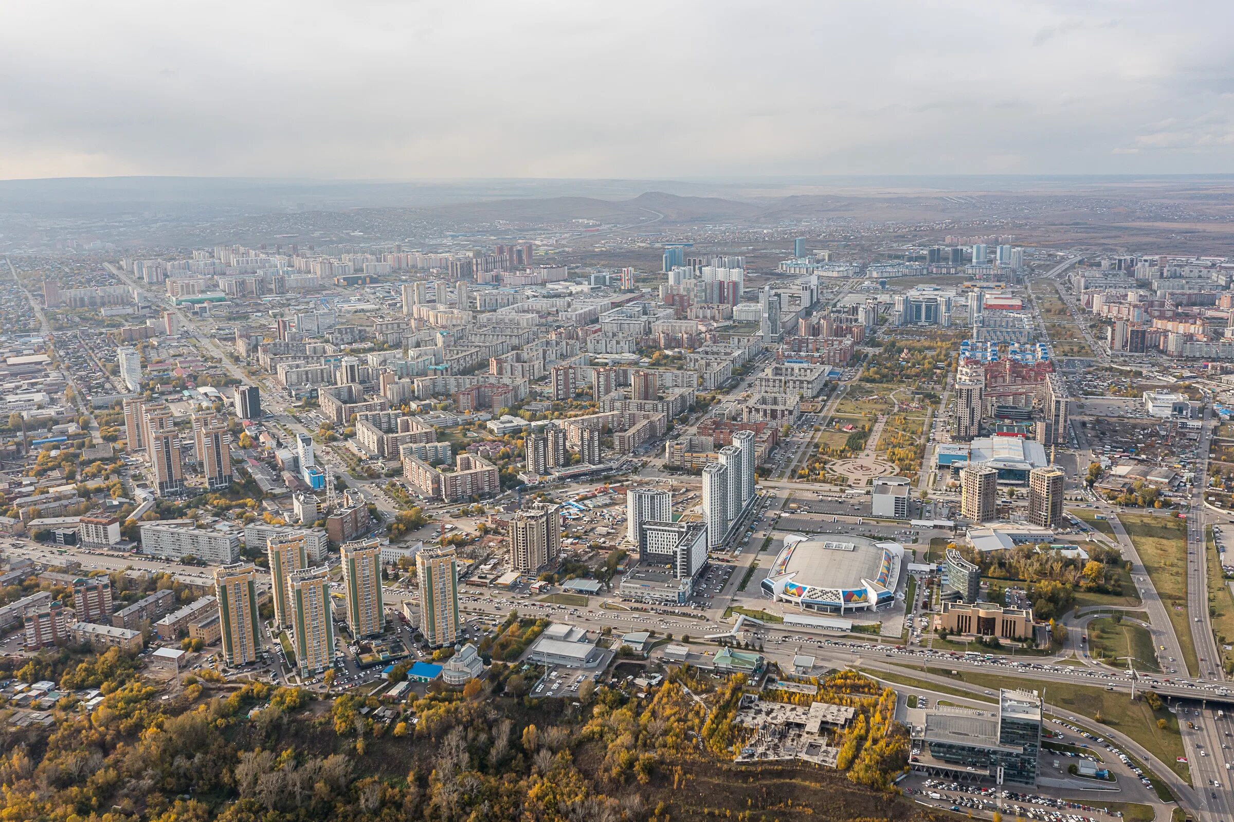 Красивые здания красноярска. Телецентр красноярск. Красноярская 33. Центр к красноярск. Культурно-исторический центр красноярск.
