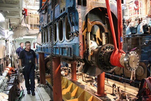 Машиностроение 22. Wartsila l32. Главный судовой двигатель 8l32 Вяртсиля. Коленчатый вал двигателя Wartsila 6l20. Wartsila l20 engine.