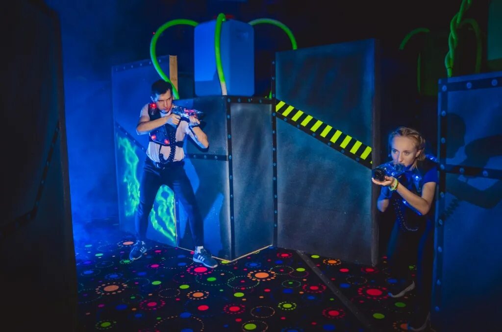 Лазертаг в Москве в Laserland. ЛАЗЕРЛЭНД Гагаринский. Боулинг «Laserland» в ТЦ «Гагаринский». ЛАЗЕРЛЭНД Чита.