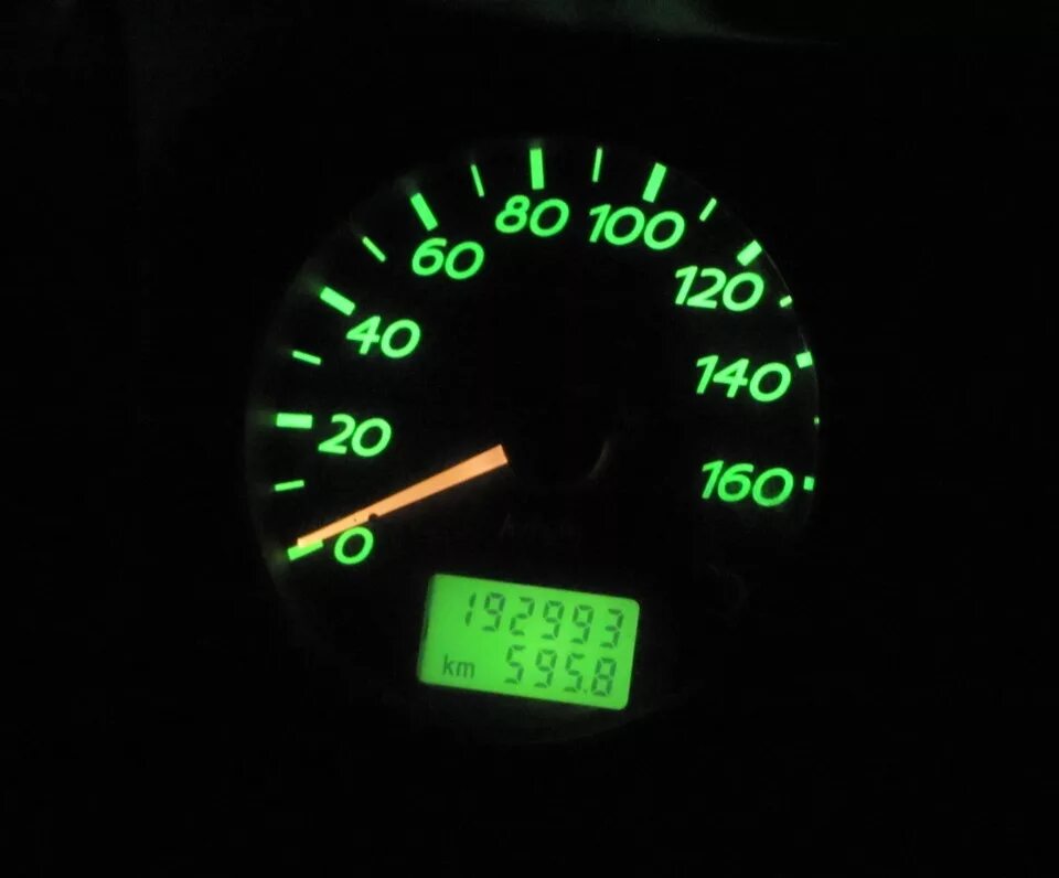 Накрутить километраж. Подмотка электронного спидометра паз. Накрутить километраж. Счетчик спидометра газ 31105. Подмотка спидометра уаз буханка.