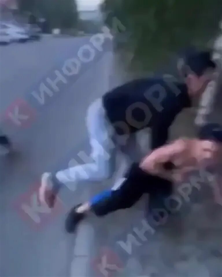 Отпор хулигану. Отпор хулигану. Туляк избил прохожего на остановке. Отпор хулигану. Самооборона.