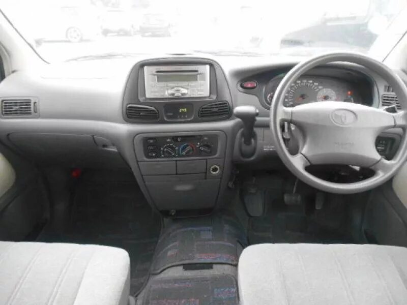 Ноах 2000 года. Toyota Town Ace Noah 2000. Toyota Lite Ace Noah 2000 салон. Toyota Noah 2000 салон. Toyota Town Ace 2000 салон.