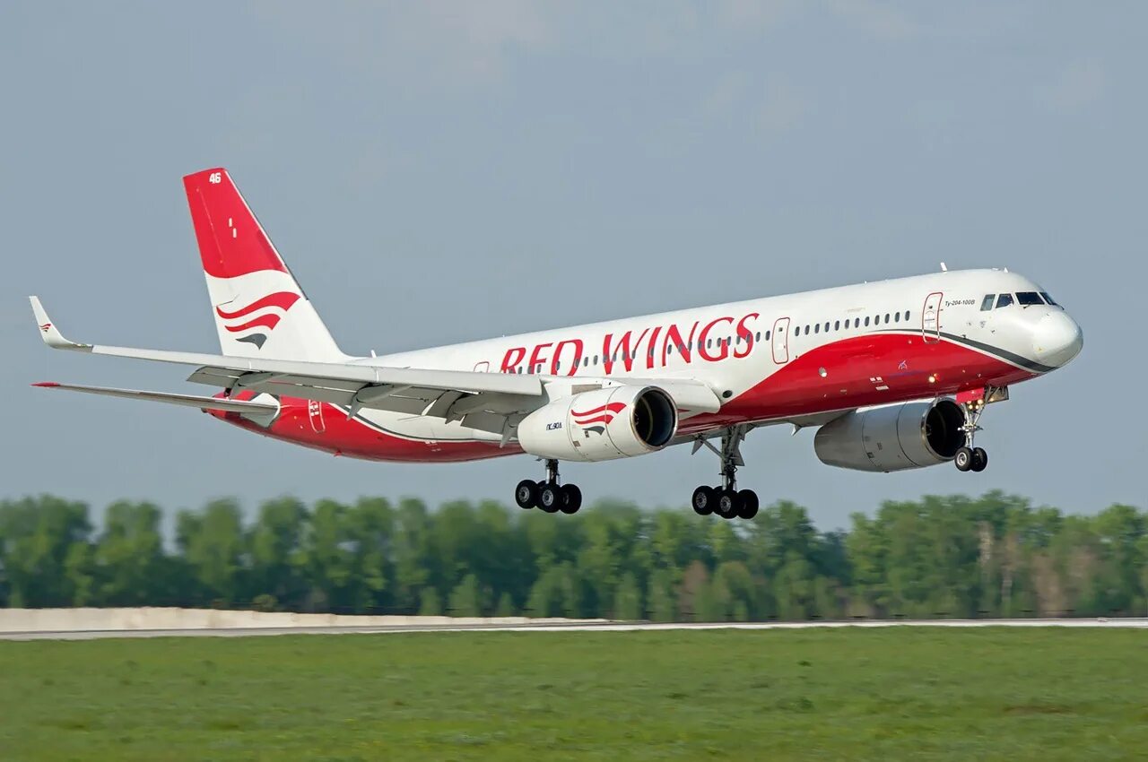 Ту-204 ред Вингс. Ред Вингс самолеты. Самолёт ту 204 Red Wings. Сухой Суперджет 100-95 ред Вингс.